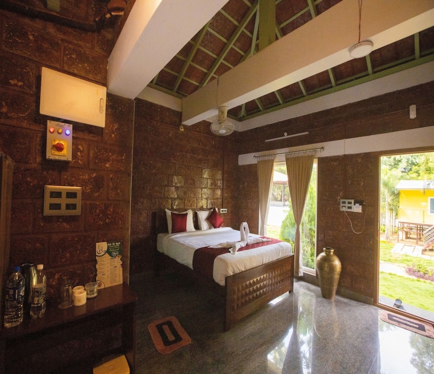 Маньякуппам: Nathan Resort