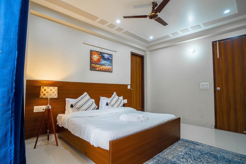 Гуруграм: The Lodgers Two BHK serviced Apartment