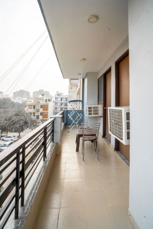 Гуруграм: The Lodgers Two BHK serviced Apartment