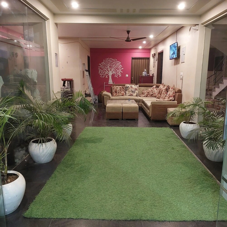 Гуруграм: The Lodgers Two BHK serviced Apartment