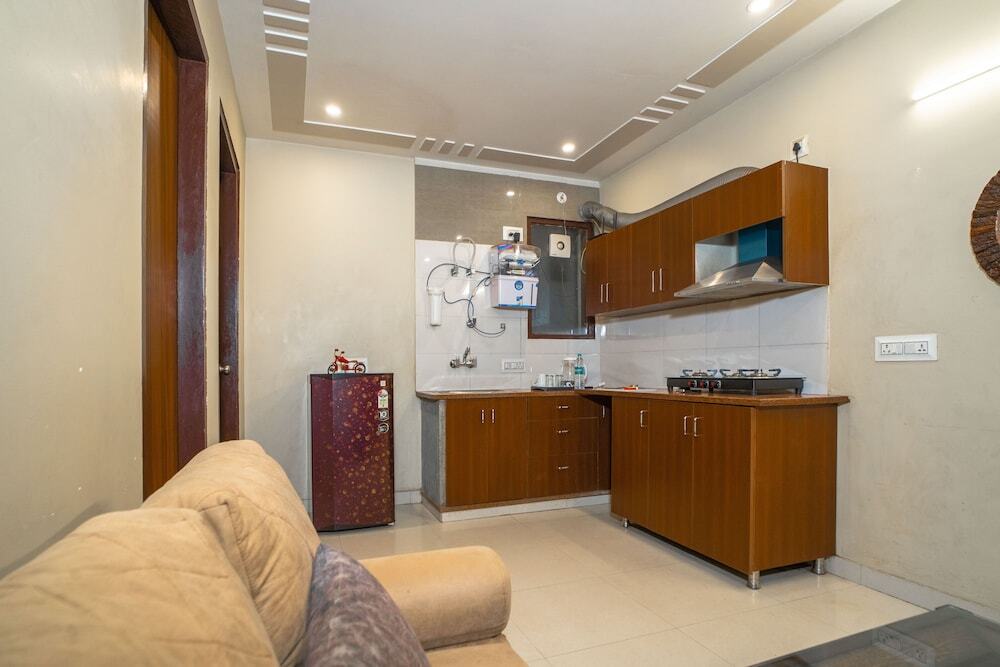Гуруграм: The Lodgers Two BHK serviced Apartment
