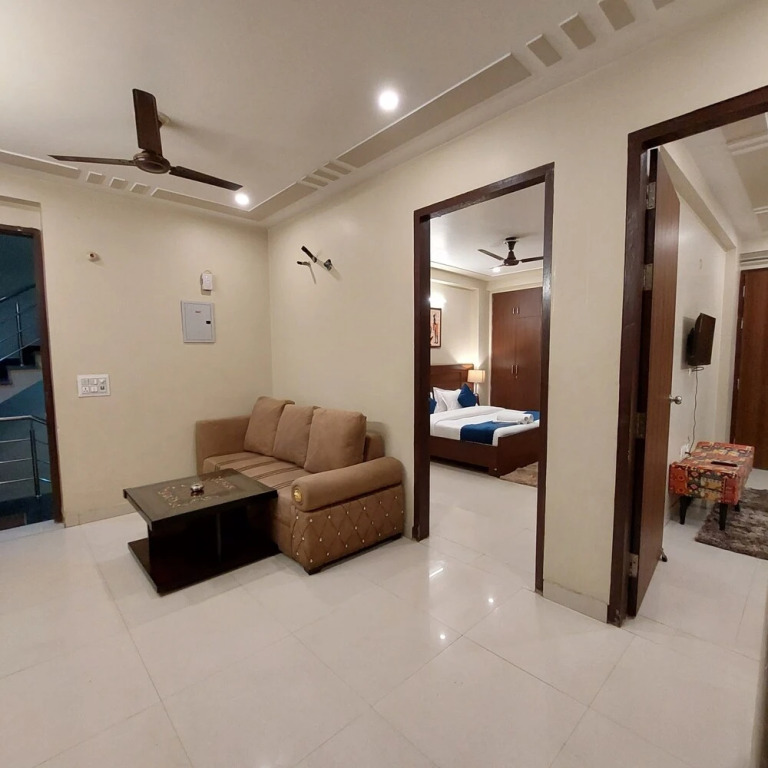 Гуруграм: The Lodgers Two BHK serviced Apartment