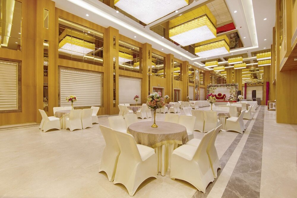 Алипур: Sarovar Portico Sonipat
