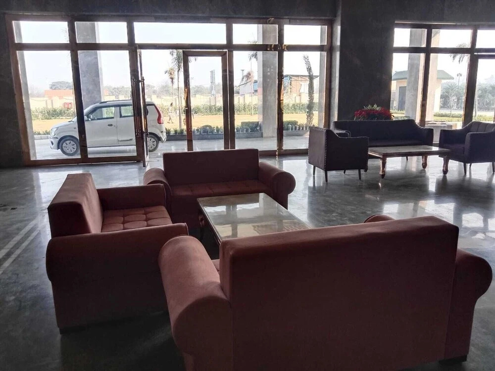 Алипур: Sarovar Portico Sonipat