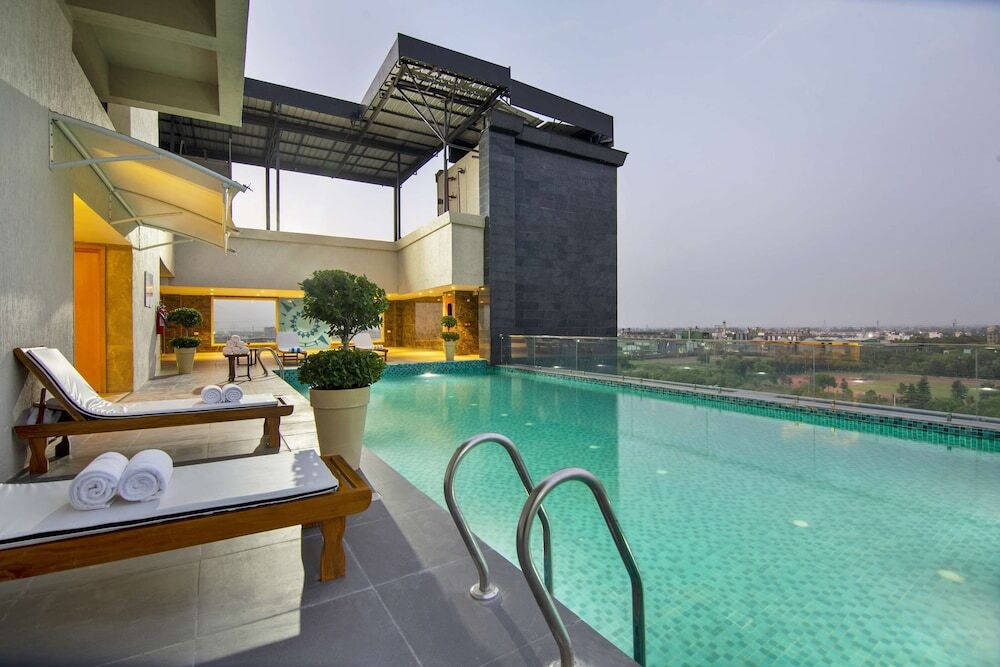 Алипур: Sarovar Portico Sonipat