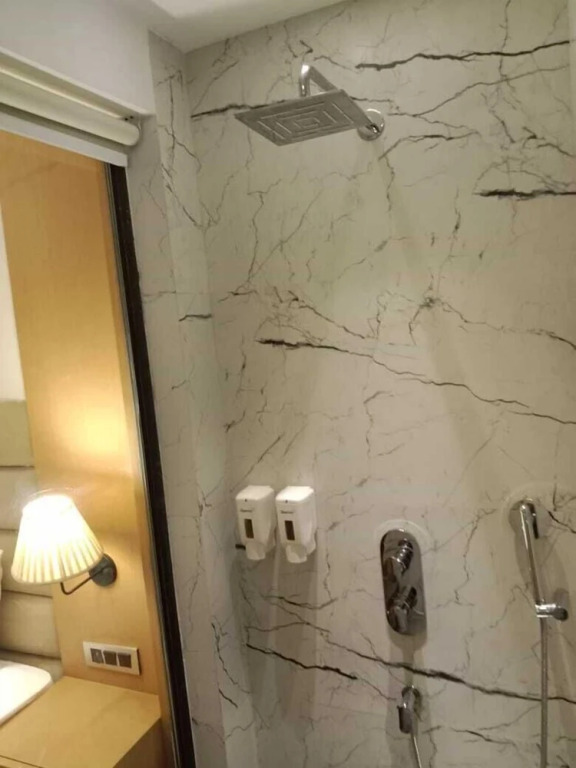 Алипур: Sarovar Portico Sonipat