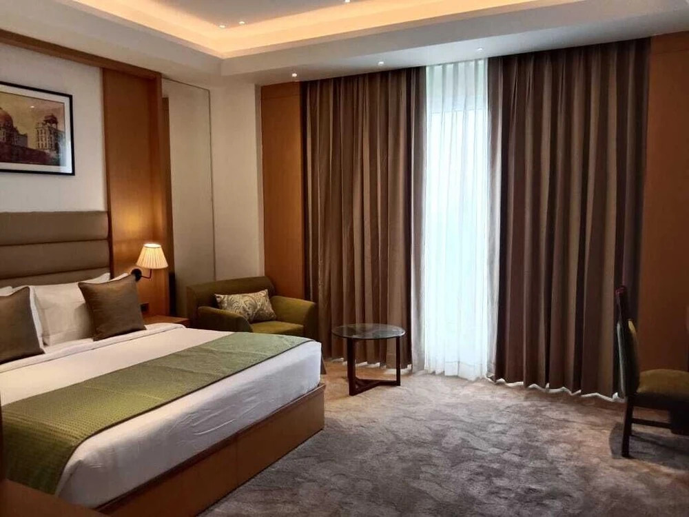 Алипур: Sarovar Portico Sonipat