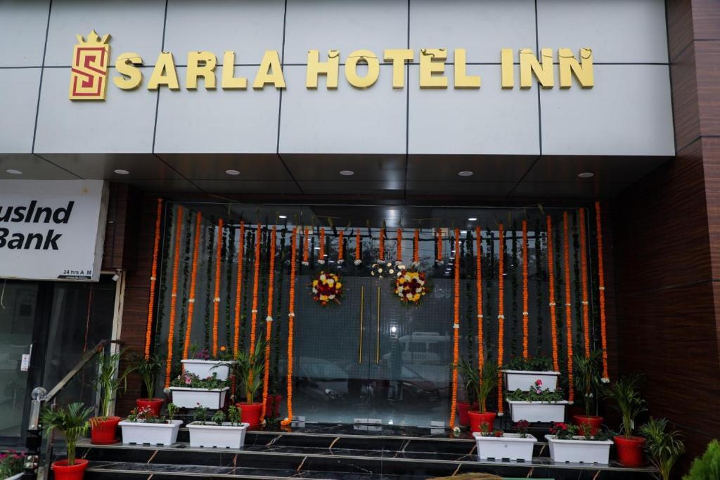 Нойда: Sarla Hotel Inn