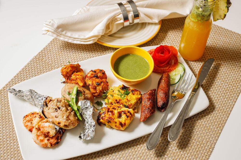 Большая Нойда: Ginger Greater Noida, Pari Chowk
