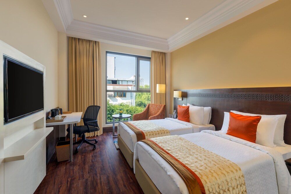 Большая Нойда: Ginger Greater Noida, Pari Chowk