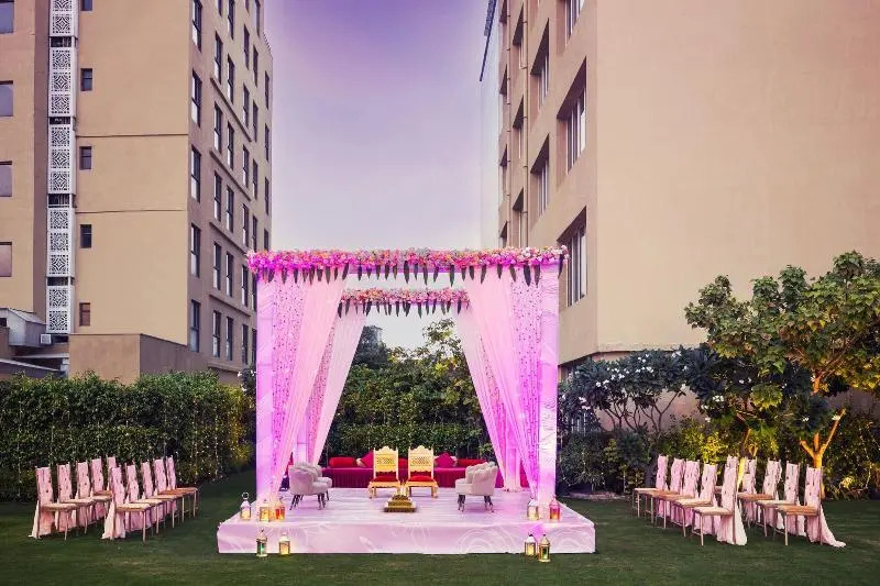 Большая Нойда: Ginger Greater Noida, Pari Chowk