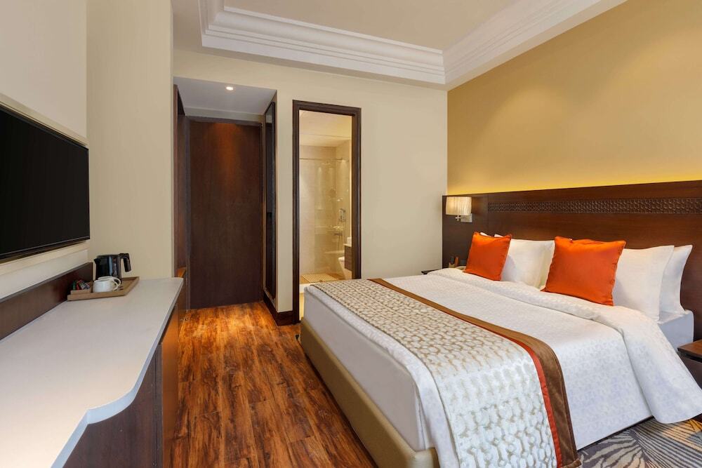 Большая Нойда: Ginger Greater Noida, Pari Chowk