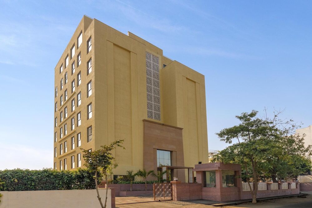 Большая Нойда: Ginger Greater Noida, Pari Chowk