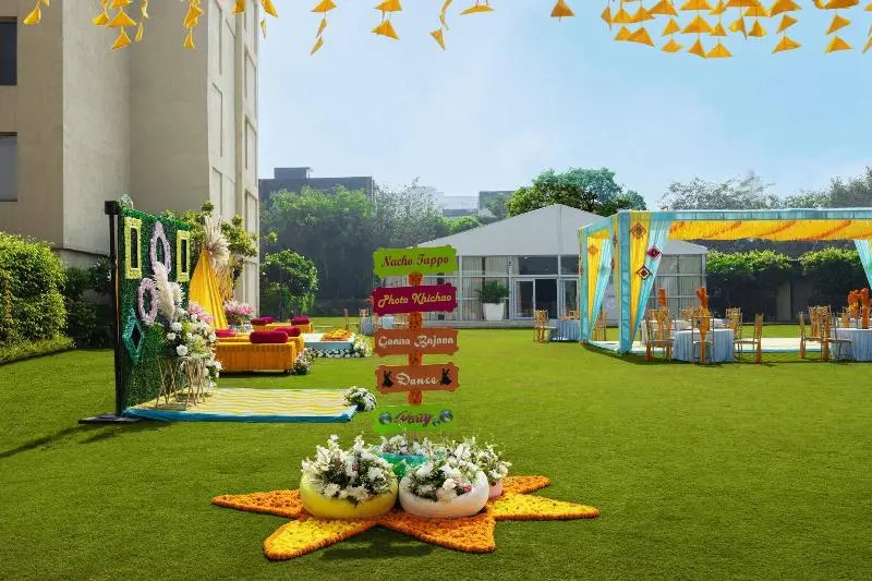 Большая Нойда: Ginger Greater Noida, Pari Chowk