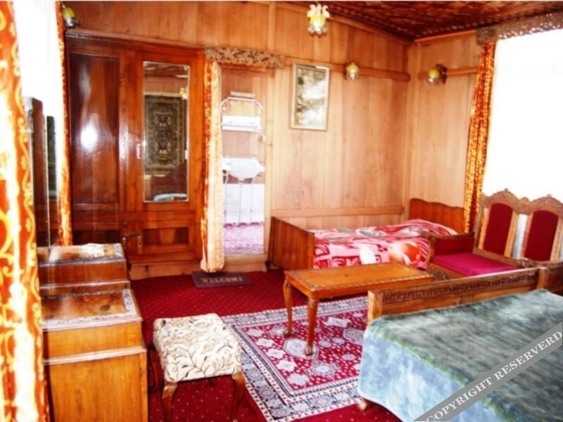 Шринагар: Howrah Houseboat