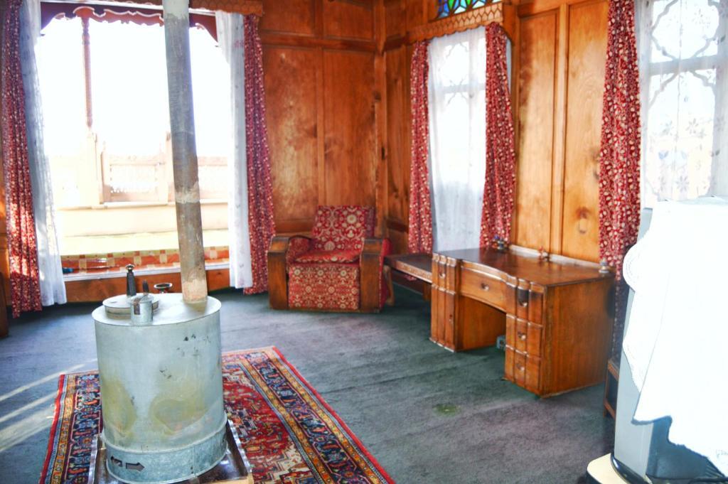 Houseboat Young Manhattan — фото 1