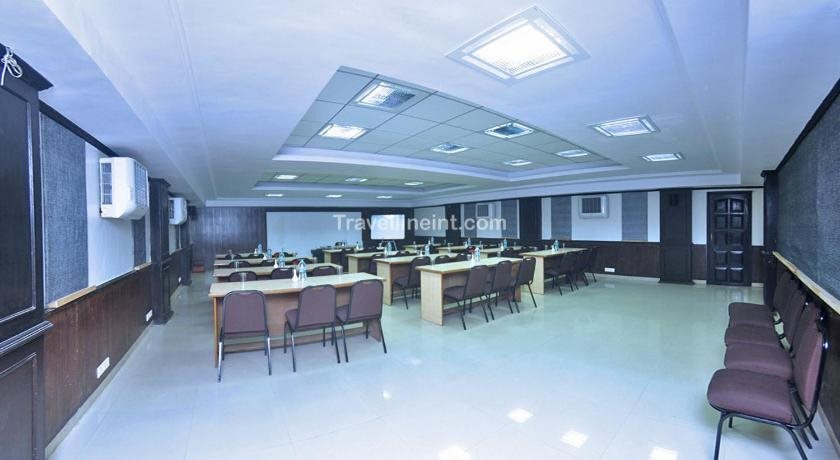 Лонавала: Hotel Rainbow Retreat Resort