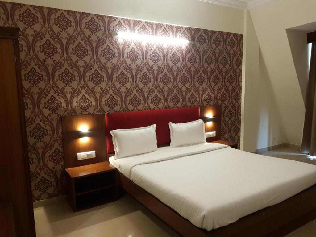 Лонавала: Hotel Rainbow Retreat Resort