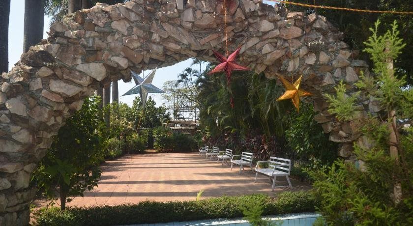 Лонавала: Hotel Rainbow Retreat Resort