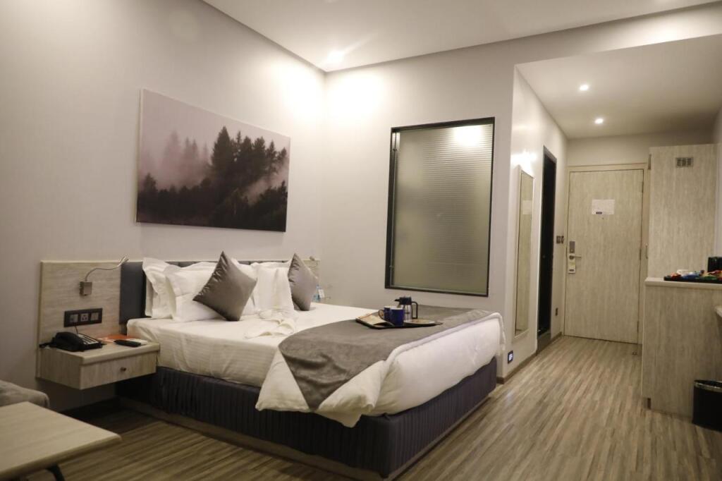 Нашик: Kyriad Hotel Nashik by OTHPL