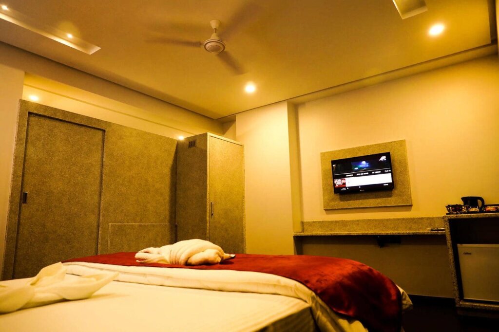 Нашик: Kyriad Hotel Nashik by OTHPL