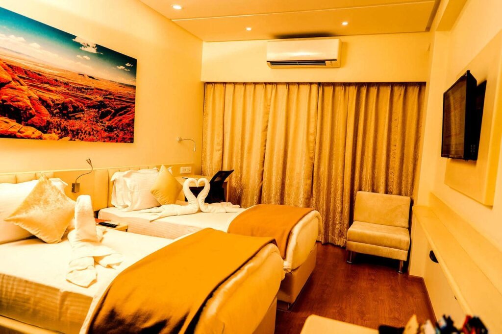 Нашик: Kyriad Hotel Nashik by OTHPL