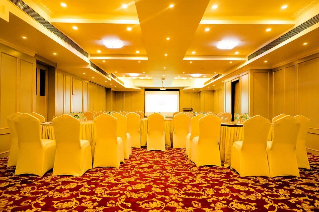 Нашик: Kyriad Hotel Nashik by OTHPL