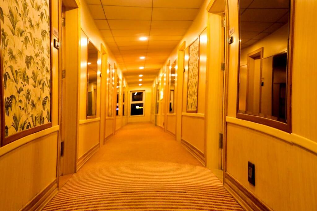 Нашик: Kyriad Hotel Nashik by OTHPL