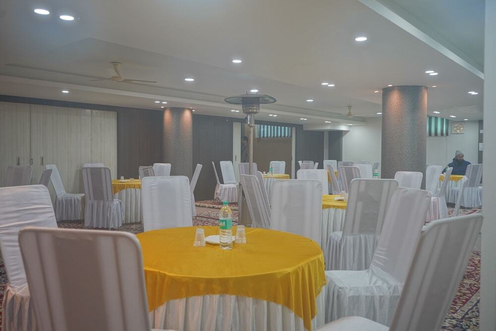 Шринагар: Golden Tulip Kashmir