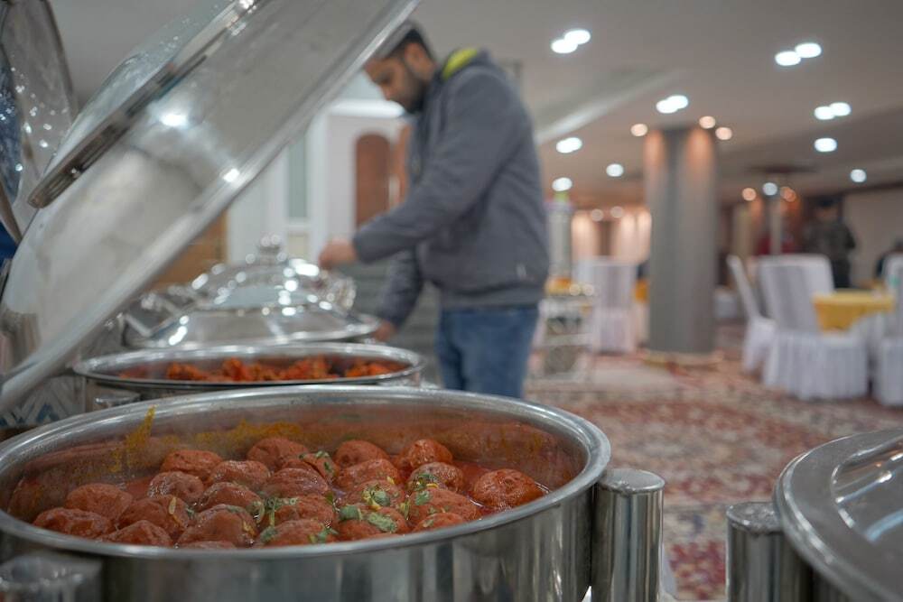 Шринагар: Golden Tulip Kashmir