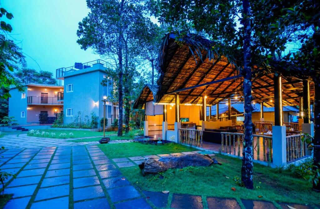 Султан-Батери: Kuruva Island Resort And Spa - By KABINI BREEZE, Wayanad