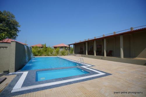 Чимур: Sylvan Woods Resort