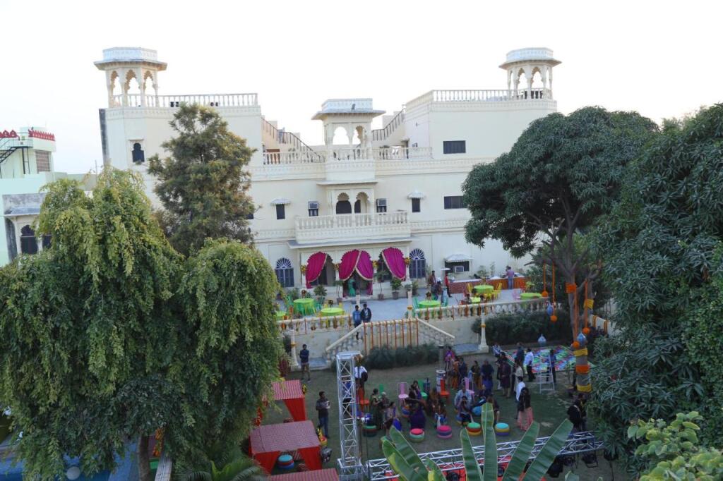 Луни: Jhalamand Garh by 1589 Hotels Jodhpur