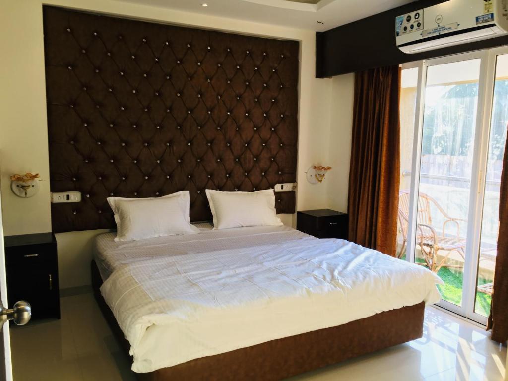 Анджуна: kesinovo suites