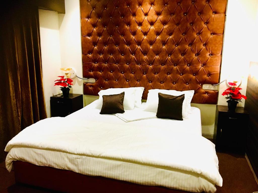 Анджуна: kesinovo suites