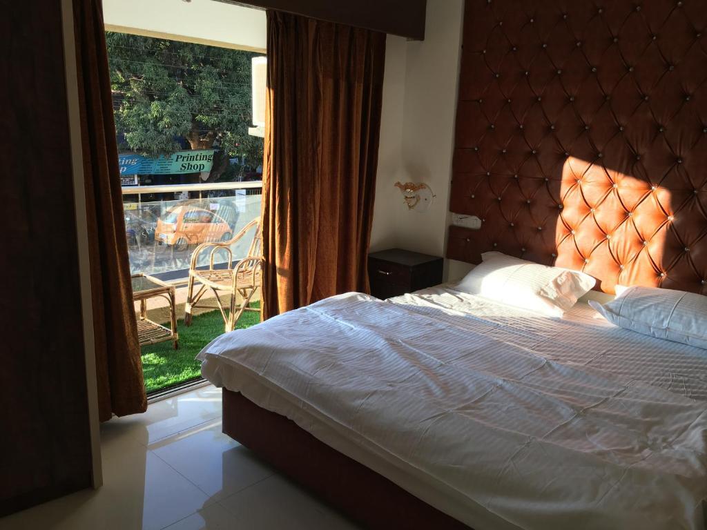 Анджуна: kesinovo suites