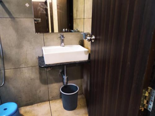 Сатара: Hotel Manasi Royal