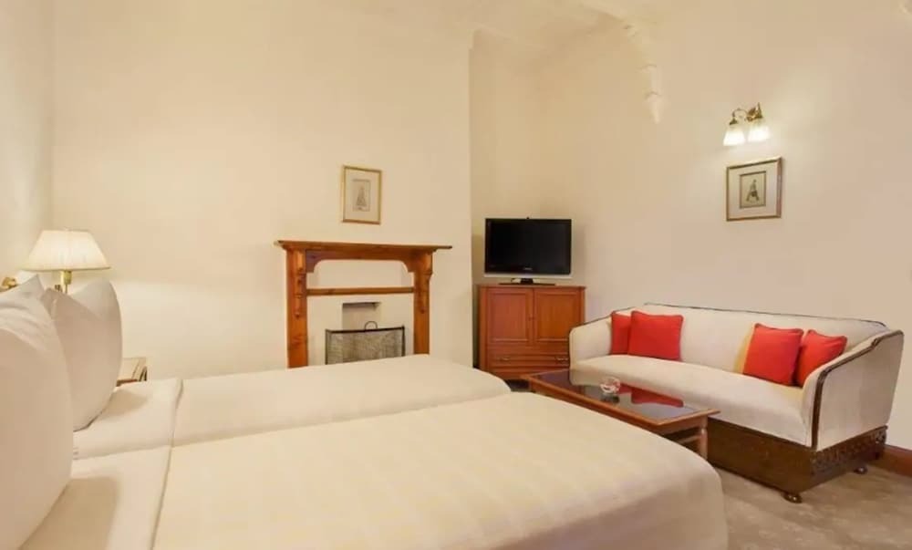 Шимла: Clarkes hotel, A grand heritage hotel since 1898
