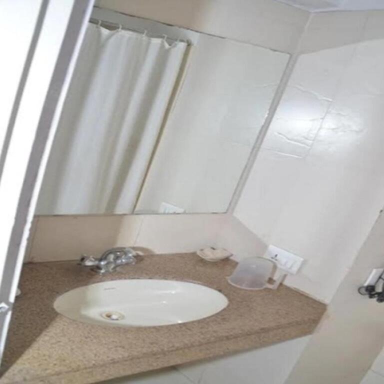 Гвалиор: Regency Square Hotel