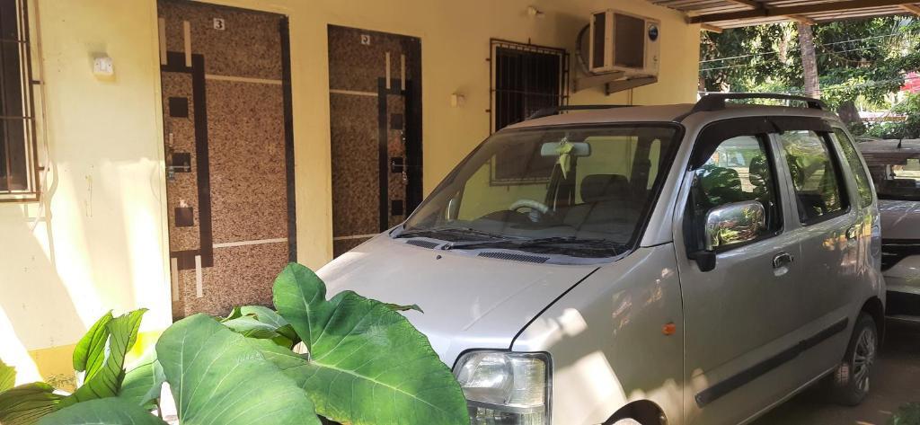 Малван: Nitish home stay ac room