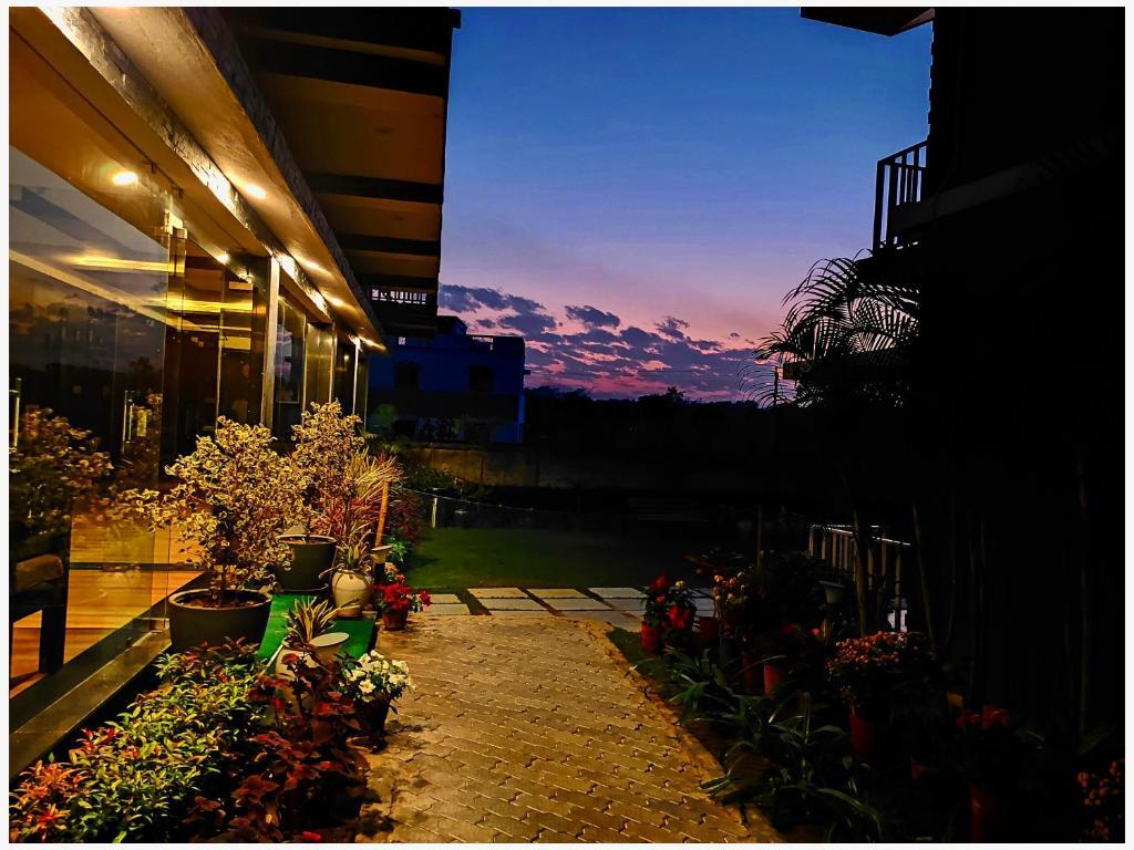 Болпур: The Cristallo Resort