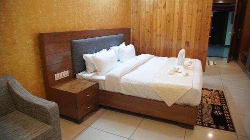 Нурпур: Hotel KARA