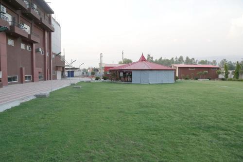 Нурпур: Hotel KARA