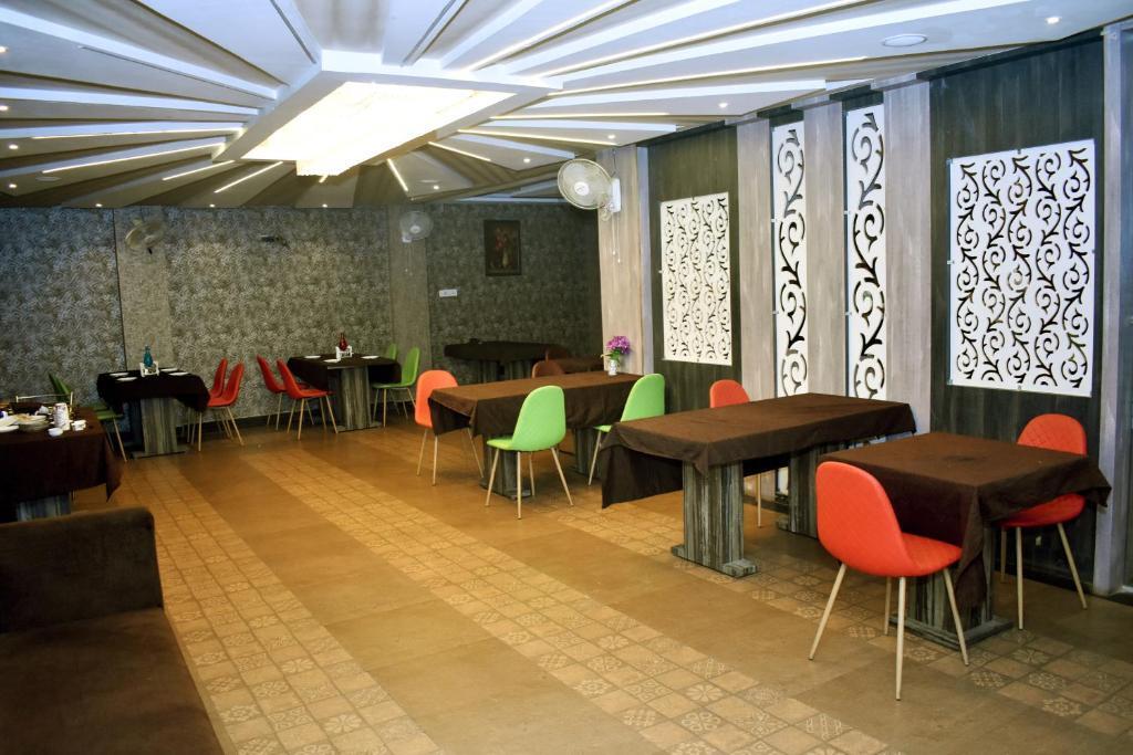 Горакхпур: Hotel Uma Palace