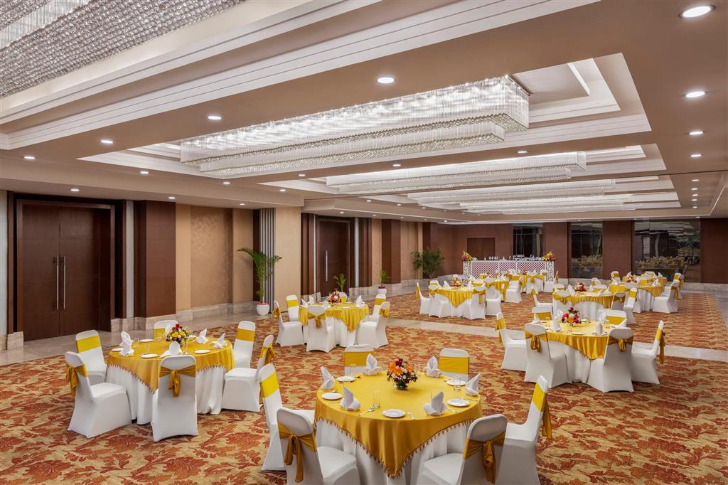 Большая Нойда: Ramada by Wyndham New Delhi Pitampura