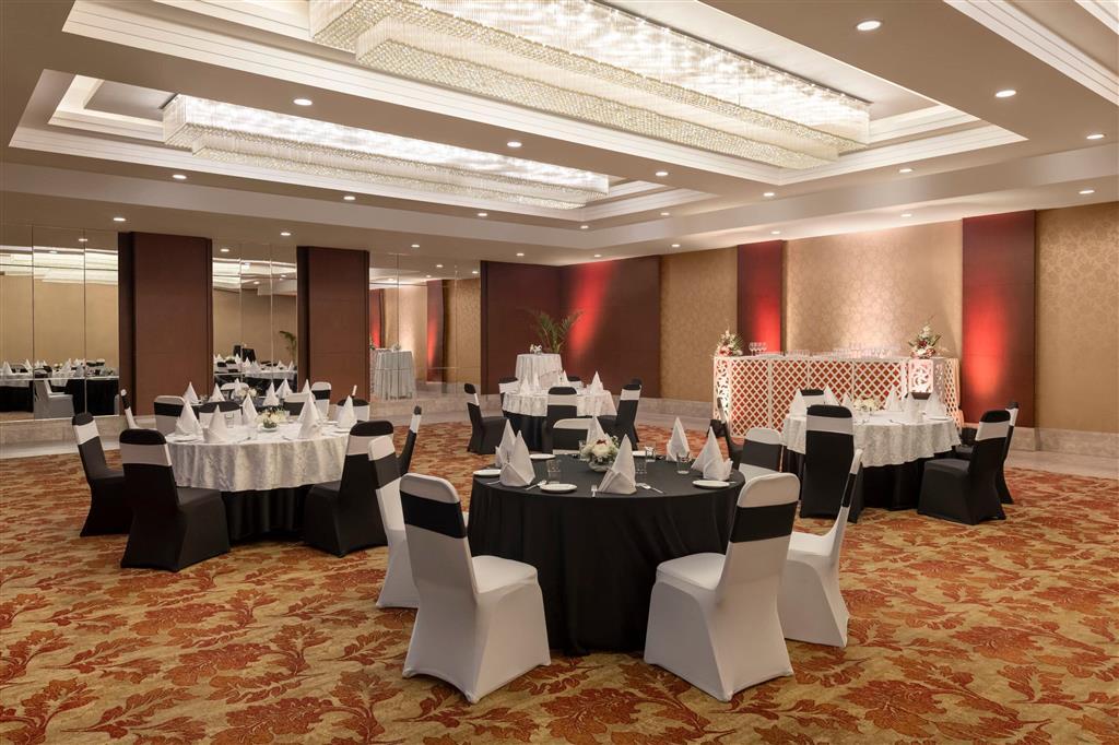 Большая Нойда: Ramada by Wyndham New Delhi Pitampura