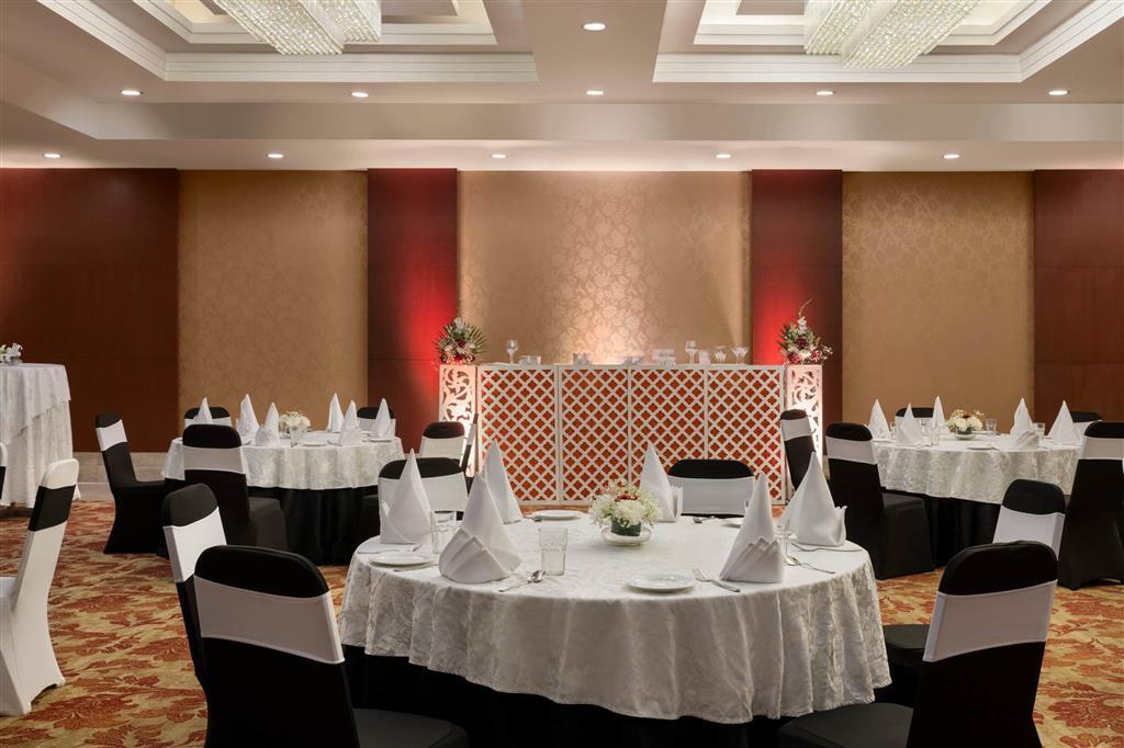 Большая Нойда: Ramada by Wyndham New Delhi Pitampura