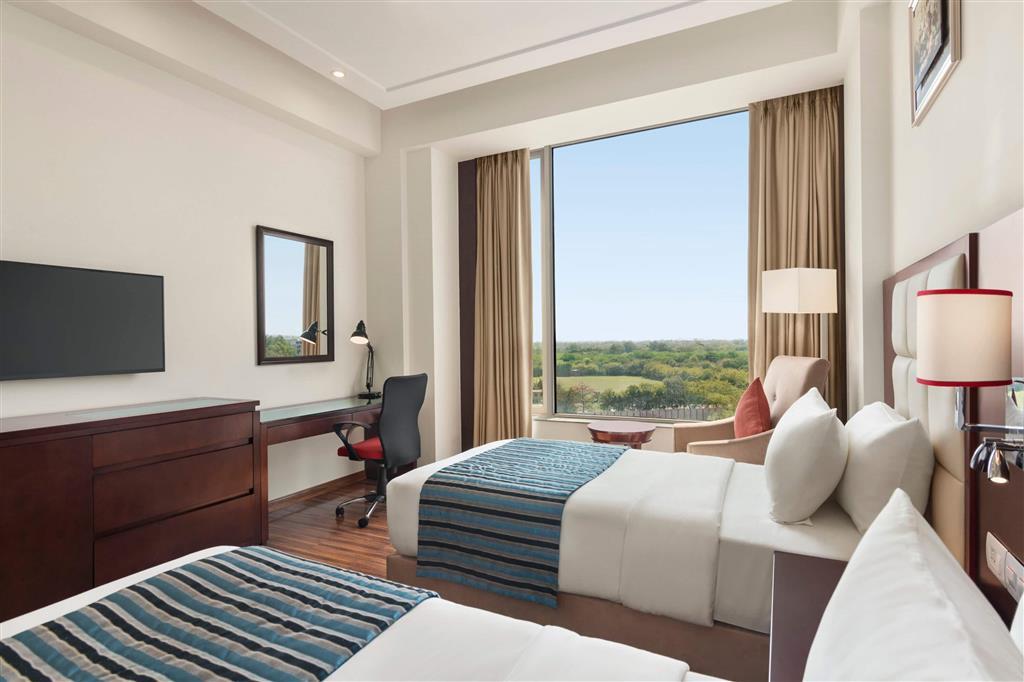 Большая Нойда: Ramada by Wyndham New Delhi Pitampura