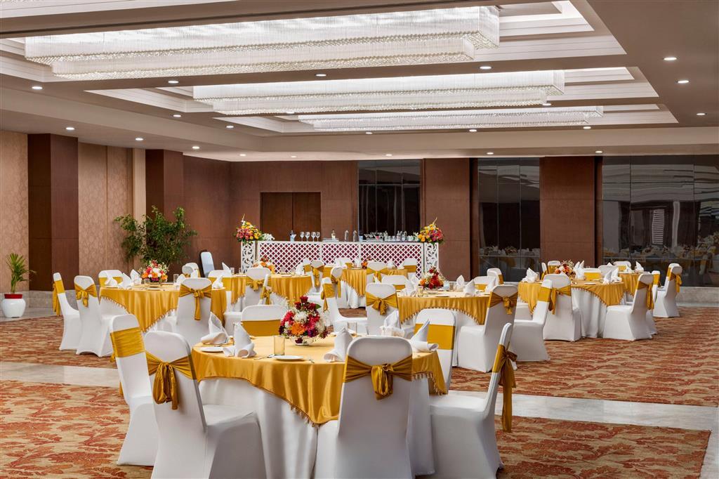 Большая Нойда: Ramada by Wyndham New Delhi Pitampura