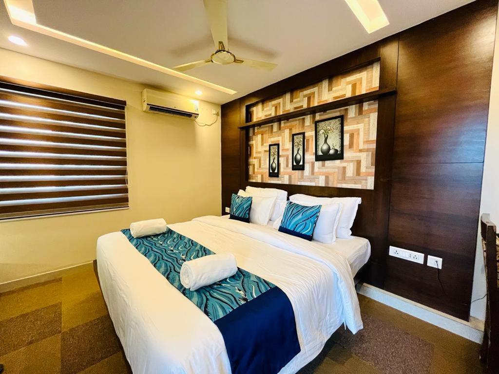 Шамшабад: Hotel SM Deccan Park